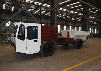 防爆電動(dòng)無(wú)軌膠輪運(yùn)輸車中標(biāo)神華能源_愛(ài)卡汽車